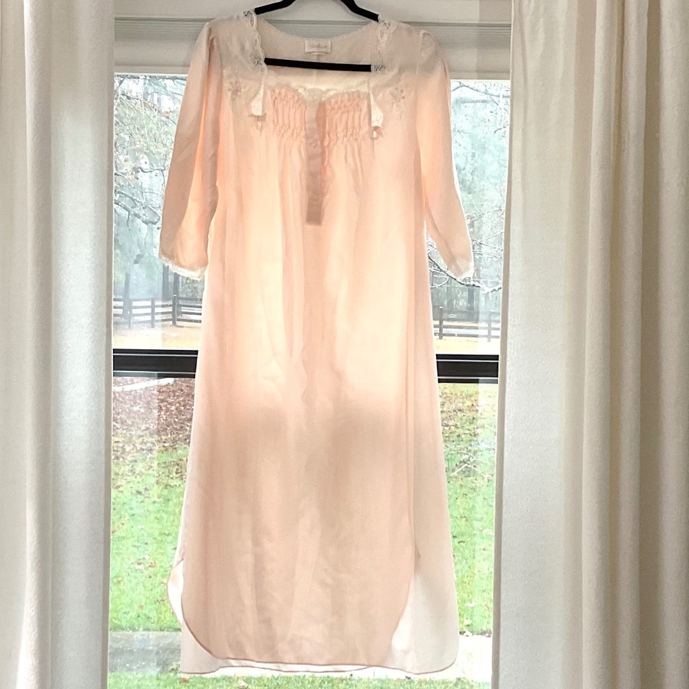 Vintage Peach Barbizon Cottage Core Satin Gown with Lace Trim Sz Small Petite - Picture 16 of 16